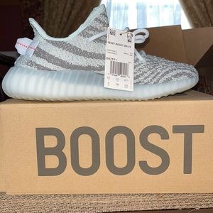 YEEZY BOOST 350 V2 ‘Blue Tint’